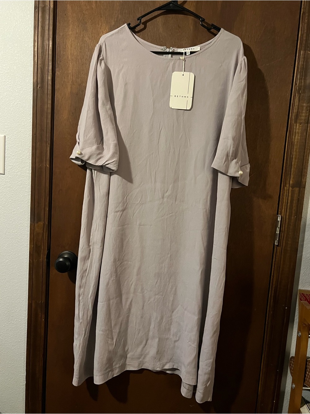 Minimalist Lavender Shift Dress with Puff Sleeves